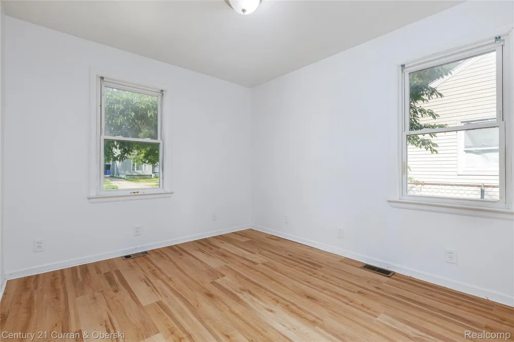 18777 Kingsville Street Harper Woods City, MI 48225
