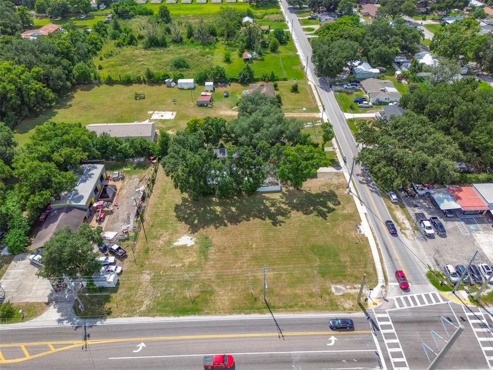 1336 COMBEE ROAD Lakeland, FL 33801
