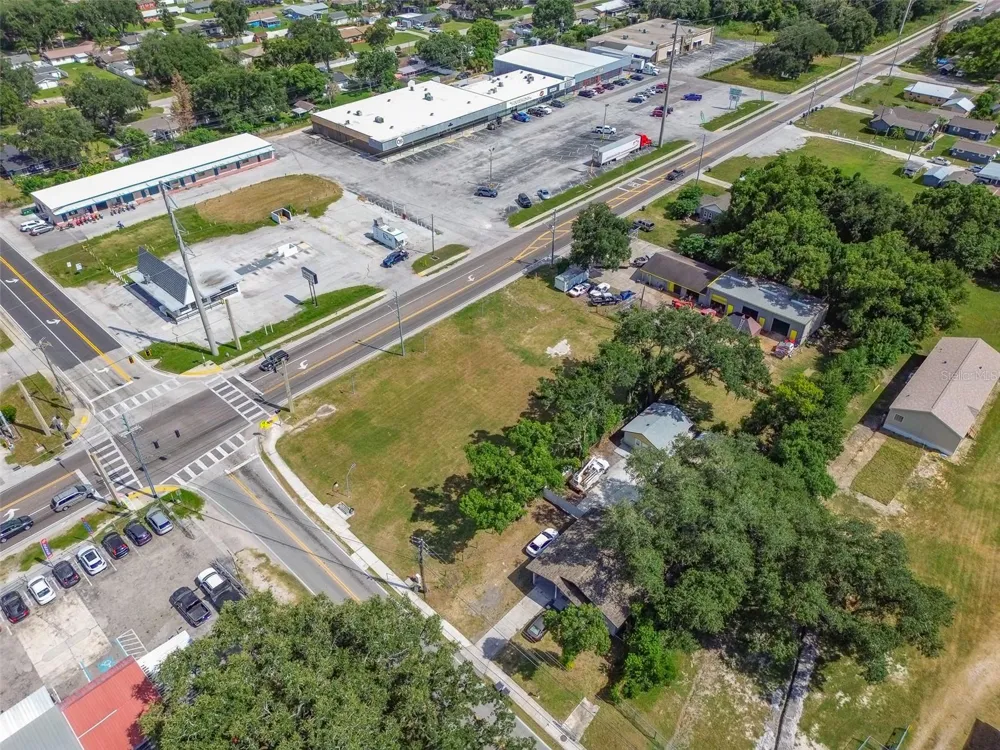 1336 COMBEE ROAD Lakeland, FL 33801