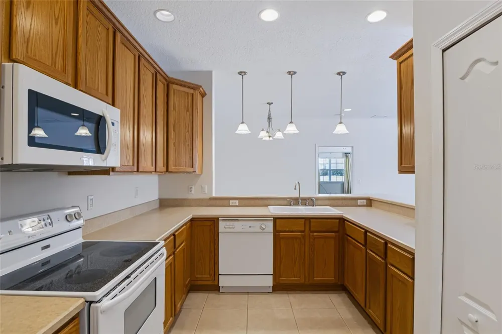 17313 CHATEAU PINE WAY Clermont, FL 34711