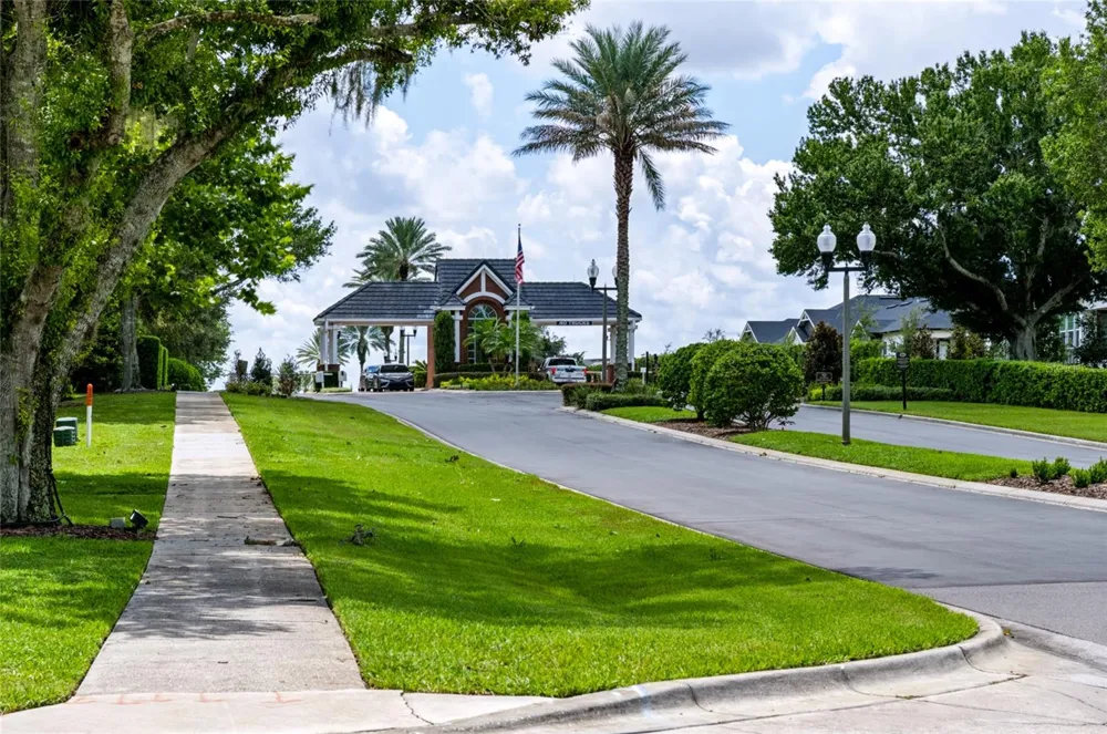 17313 CHATEAU PINE WAY Clermont, FL 34711