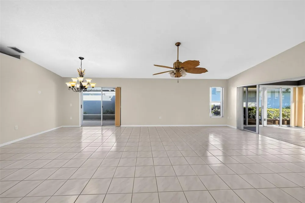 718 BRIGHTSIDE CRESCENT DRIVE #10 Venice, FL 34293