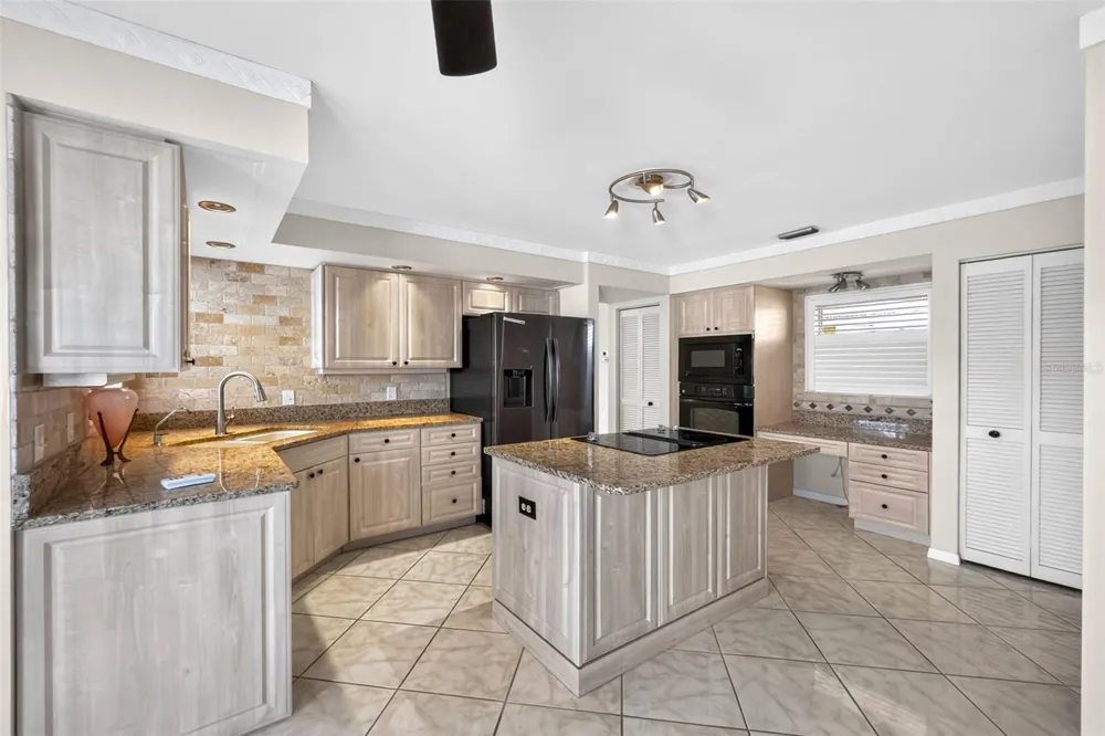 718 BRIGHTSIDE CRESCENT DRIVE #10 Venice, FL 34293