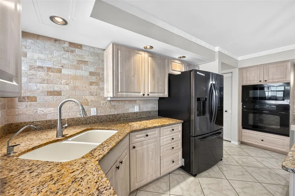 718 BRIGHTSIDE CRESCENT DRIVE #10 Venice, FL 34293