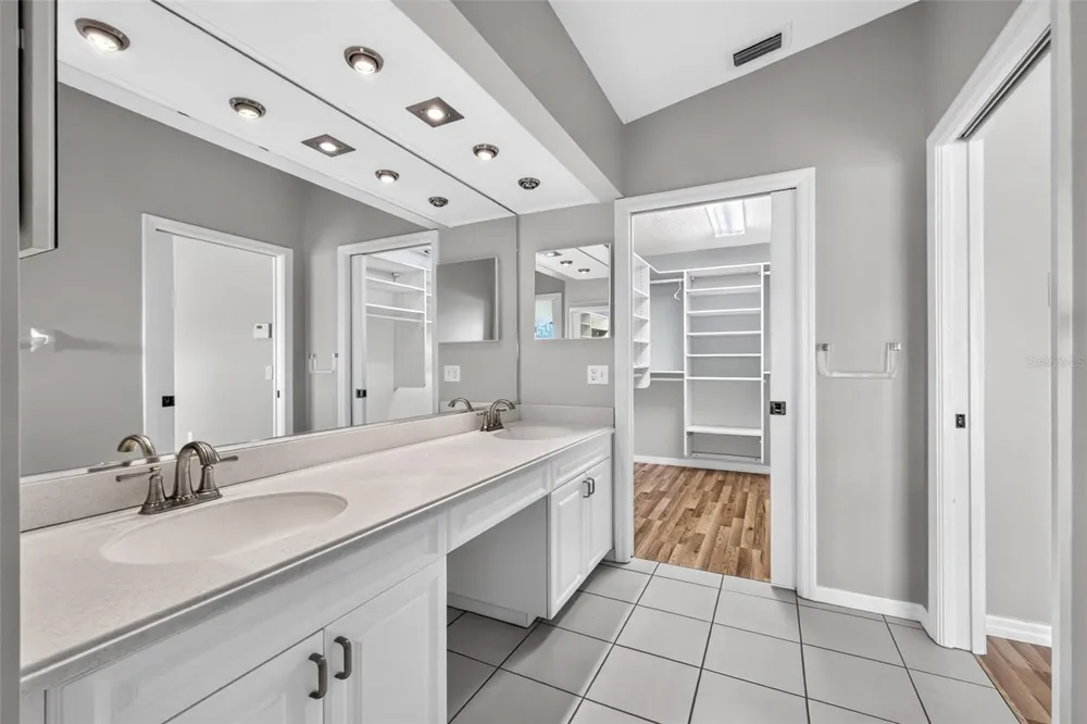718 BRIGHTSIDE CRESCENT DRIVE #10 Venice, FL 34293