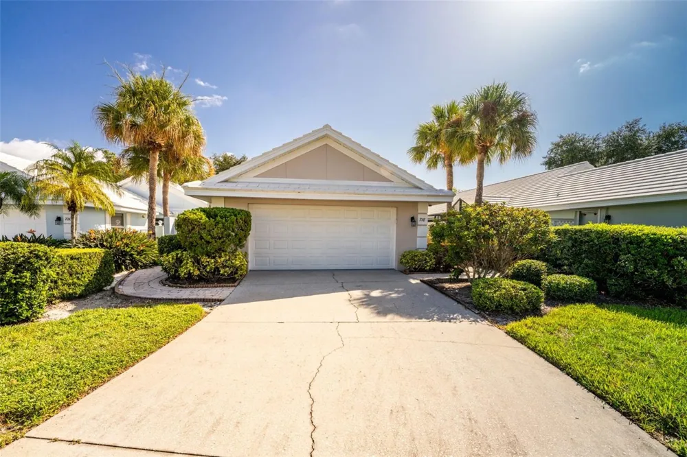 718 BRIGHTSIDE CRESCENT DRIVE #10 Venice, FL 34293