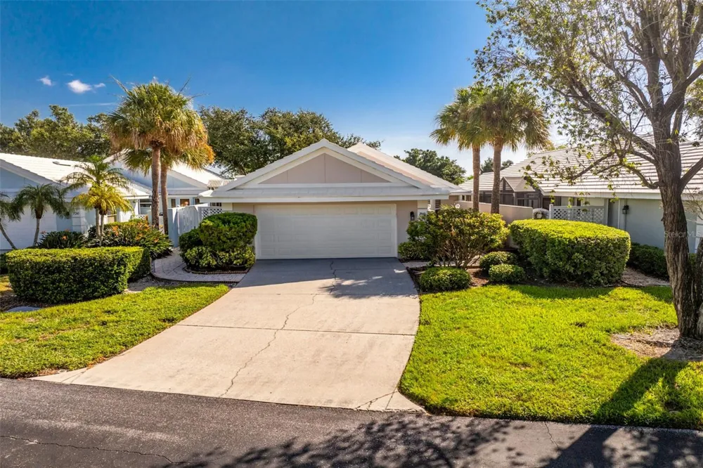 718 BRIGHTSIDE CRESCENT DRIVE #10 Venice, FL 34293