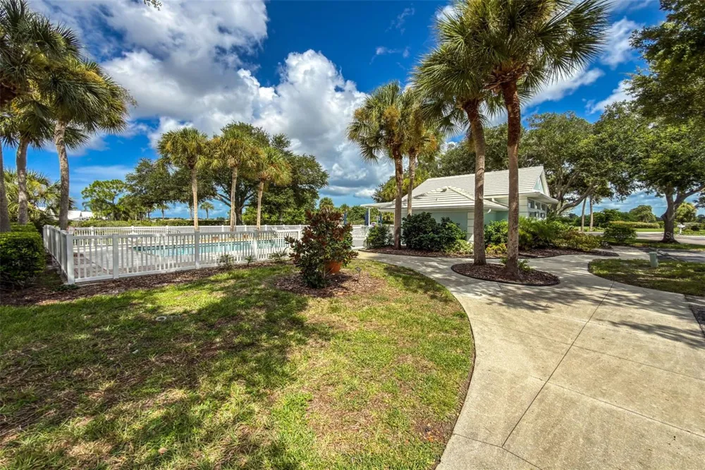 718 BRIGHTSIDE CRESCENT DRIVE #10 Venice, FL 34293