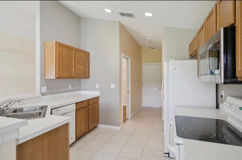 15723 MARKHAM DRIVE Clermont, FL 34714