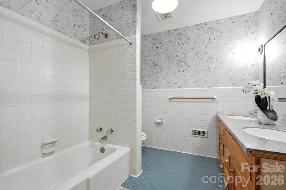 4819 Carousel Drive Charlotte, NC 28212