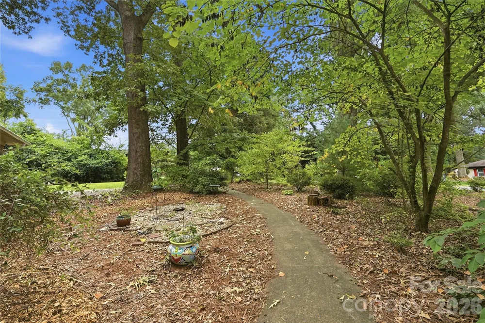 4819 Carousel Drive Charlotte, NC 28212