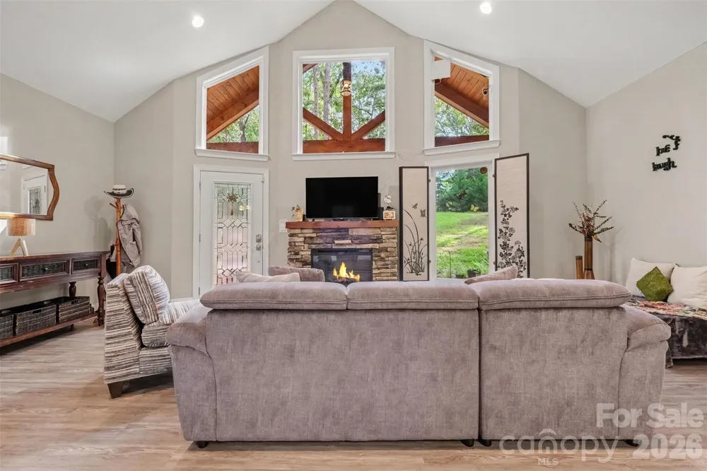 1042 Rosewood Drive Dallas, NC 28034