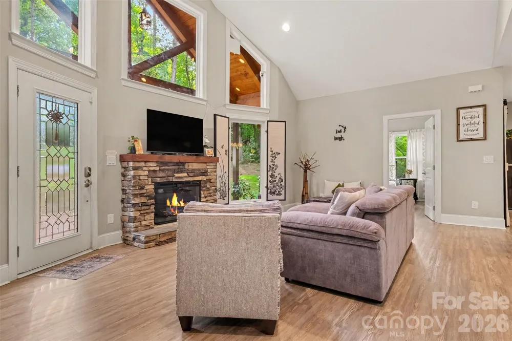 1042 Rosewood Drive Dallas, NC 28034