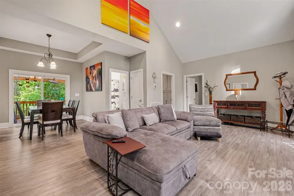1042 Rosewood Drive Dallas, NC 28034