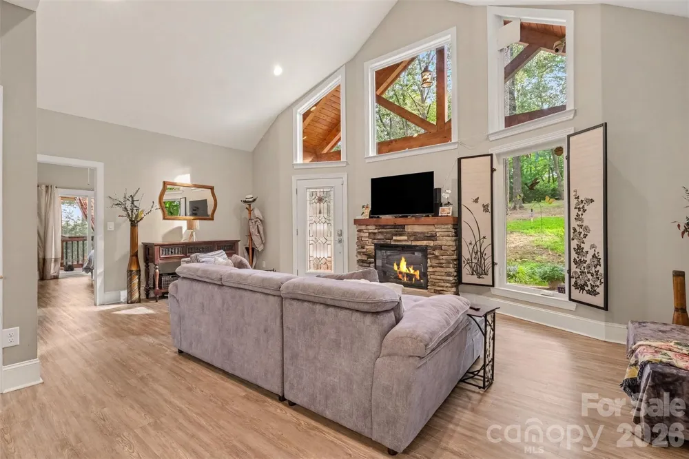 1042 Rosewood Drive Dallas, NC 28034