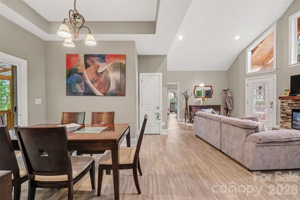 1042 Rosewood Drive Dallas, NC 28034