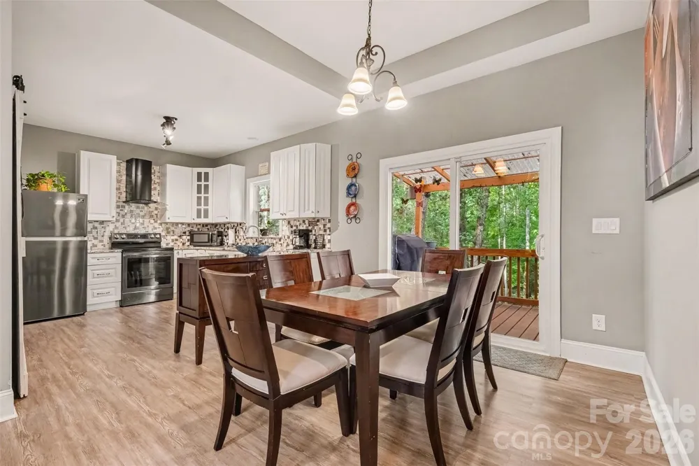 1042 Rosewood Drive Dallas, NC 28034