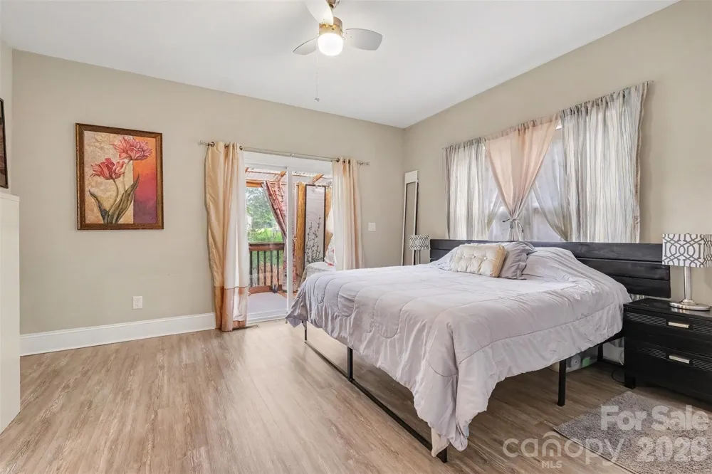 1042 Rosewood Drive Dallas, NC 28034