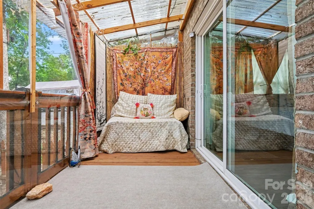 1042 Rosewood Drive Dallas, NC 28034