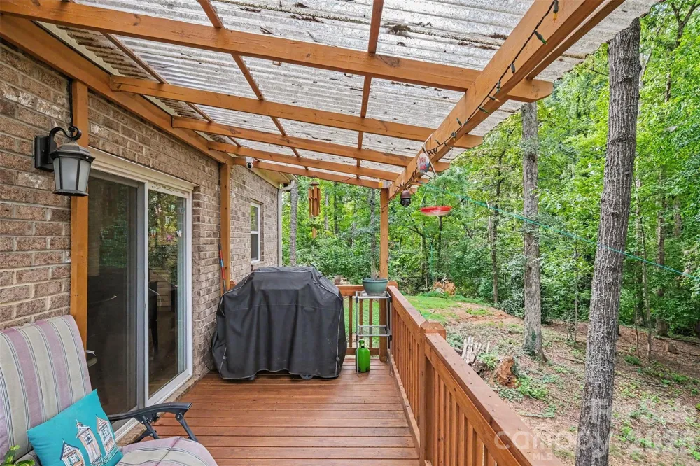 1042 Rosewood Drive Dallas, NC 28034