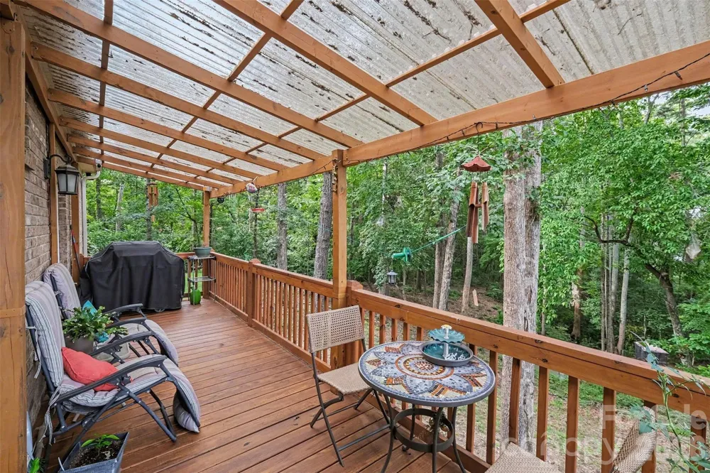 1042 Rosewood Drive Dallas, NC 28034