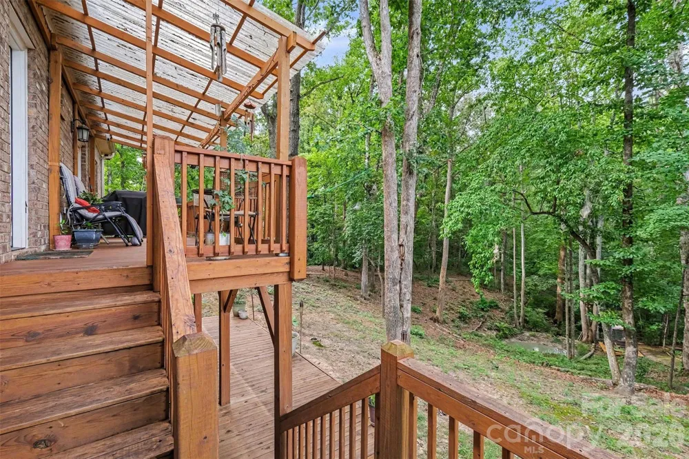 1042 Rosewood Drive Dallas, NC 28034