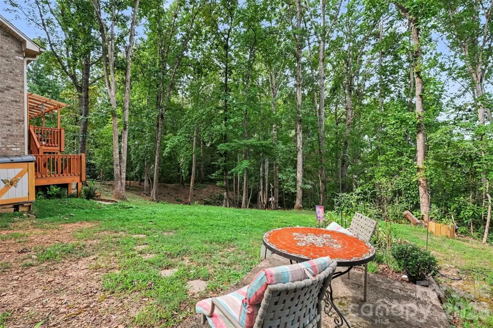 1042 Rosewood Drive Dallas, NC 28034