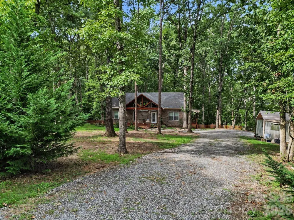 1042 Rosewood Drive Dallas, NC 28034