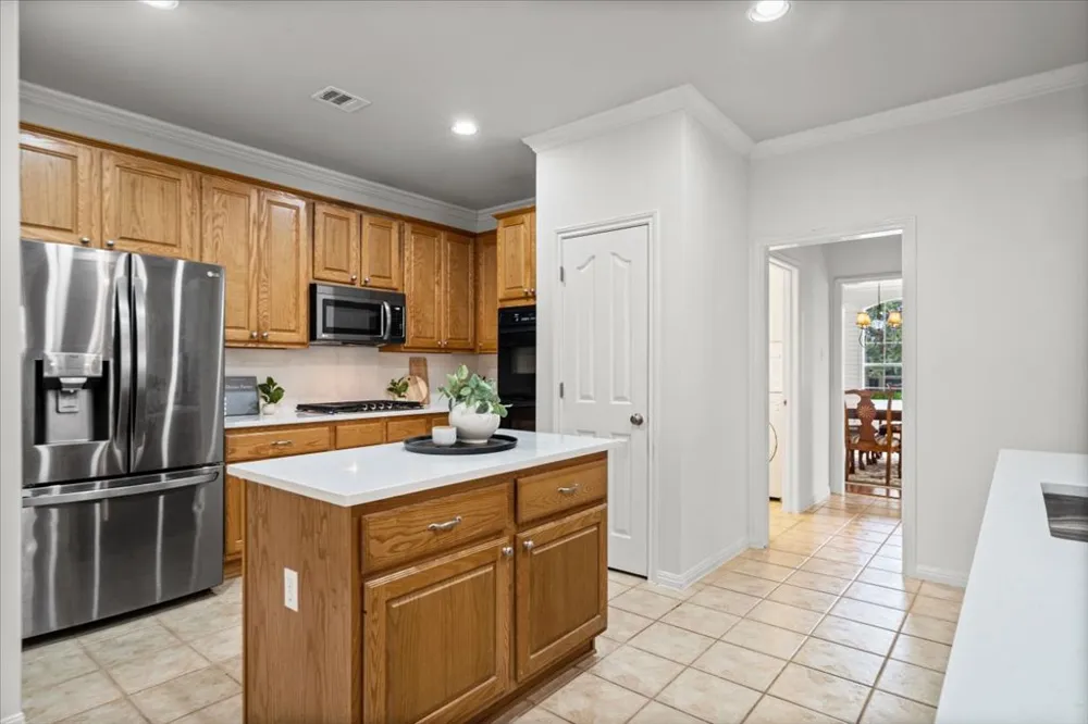2005 Forest Hill Cove Round Rock, TX 78665