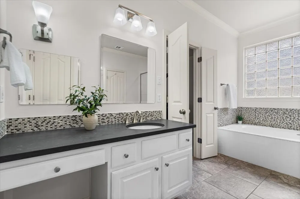 2005 Forest Hill Cove Round Rock, TX 78665