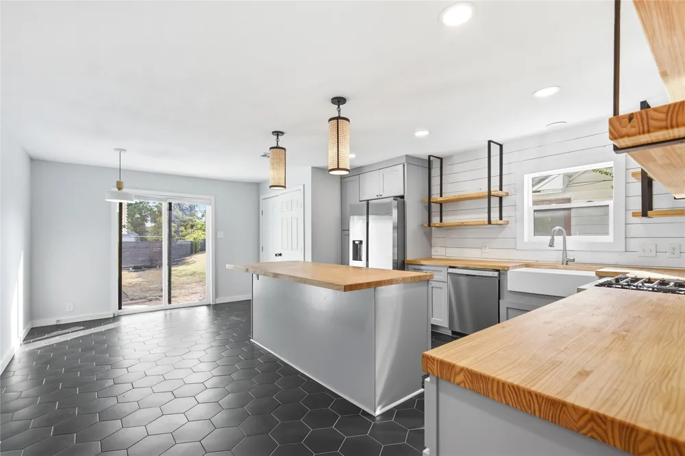 905 E 53rd Street Austin, TX 78751