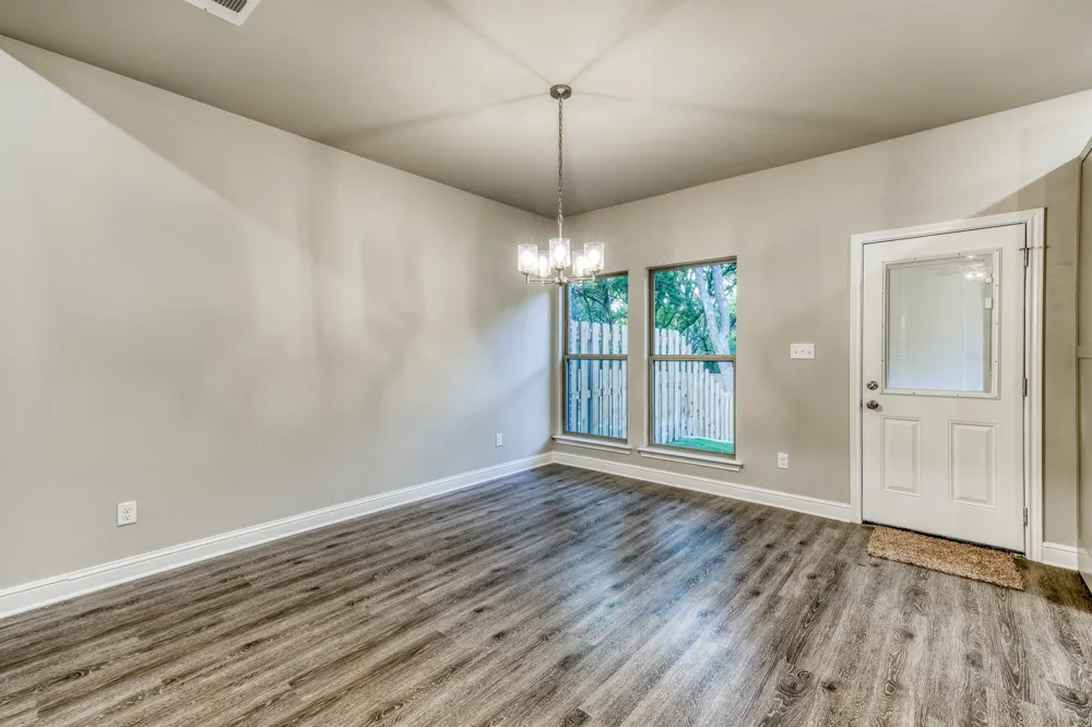 506 W OAK STREET Weatherford, TX 76086