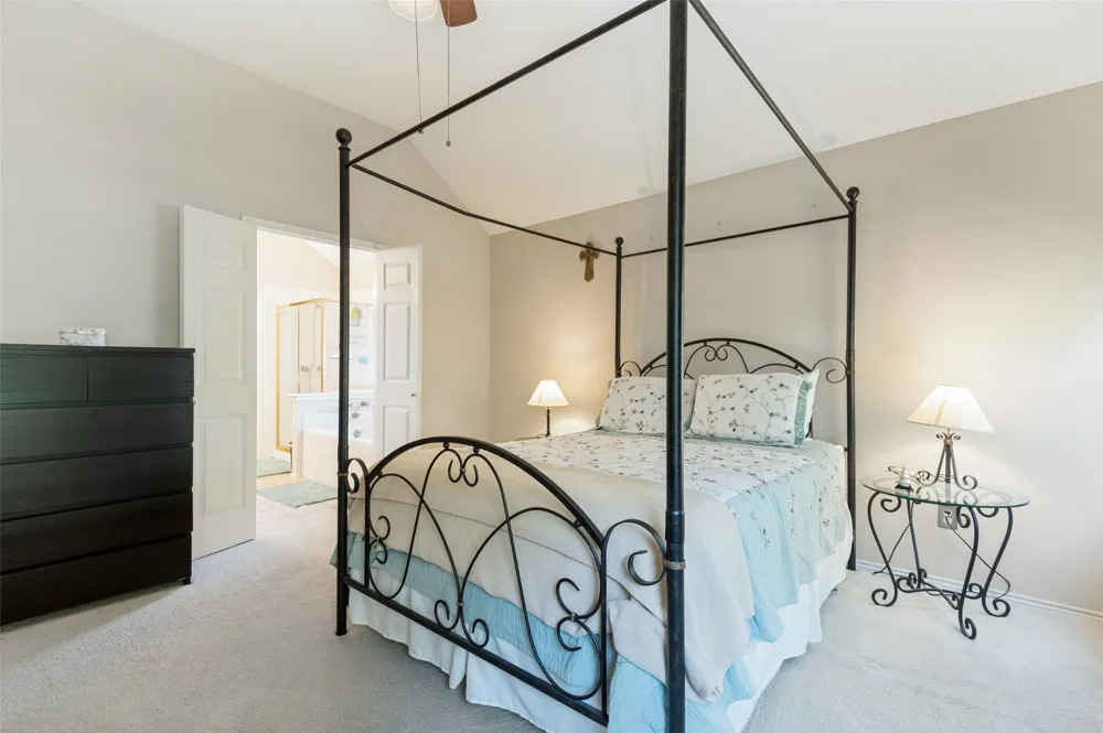 2116 Pritchard Drive Grapevine, TX 76051