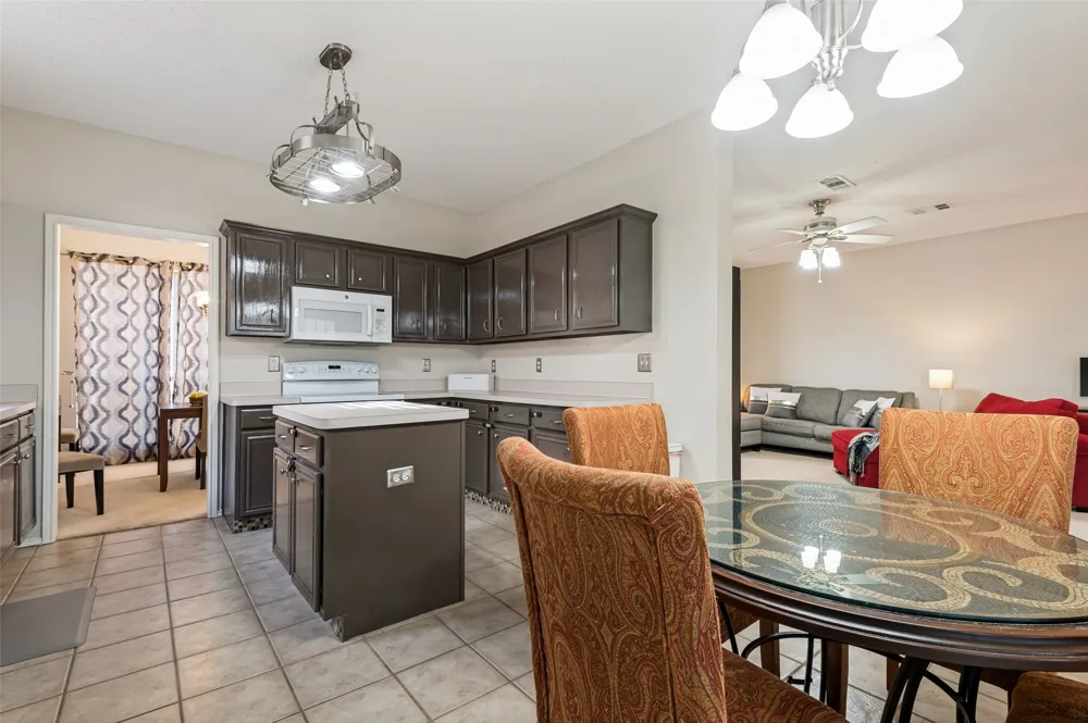 2116 Pritchard Drive Grapevine, TX 76051