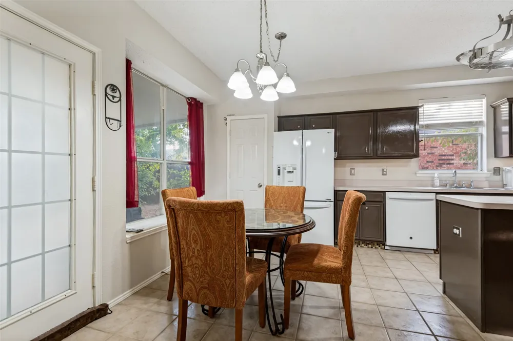 2116 Pritchard Drive Grapevine, TX 76051