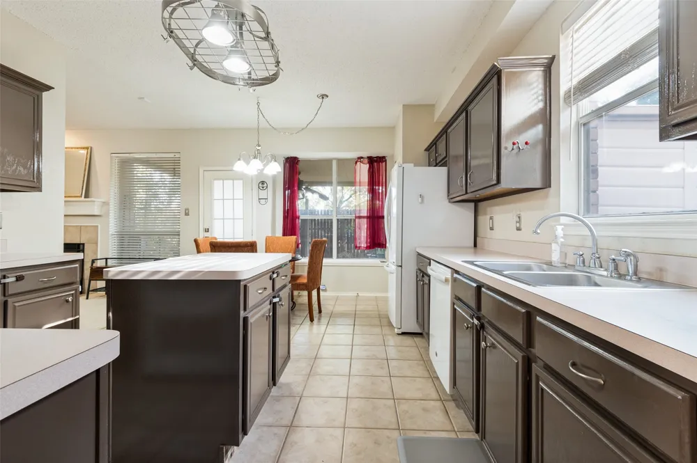 2116 Pritchard Drive Grapevine, TX 76051