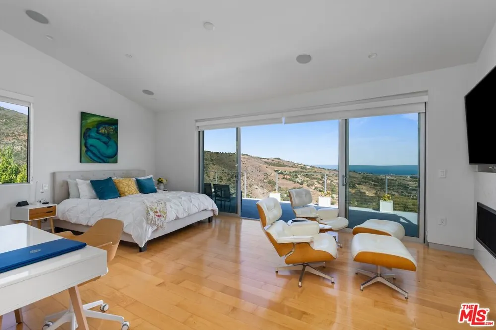 28405 Via Acero Street Malibu, CA 90265