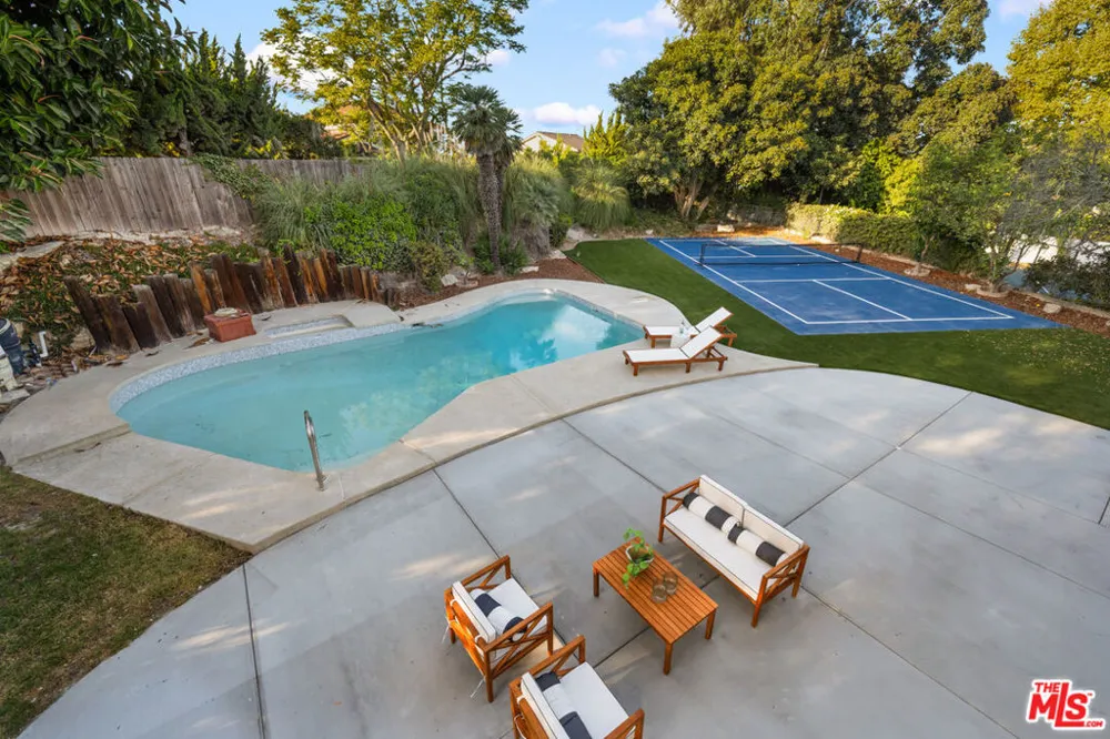 5601 Whitecliff Drive Rancho Palos Verdes, CA 90275