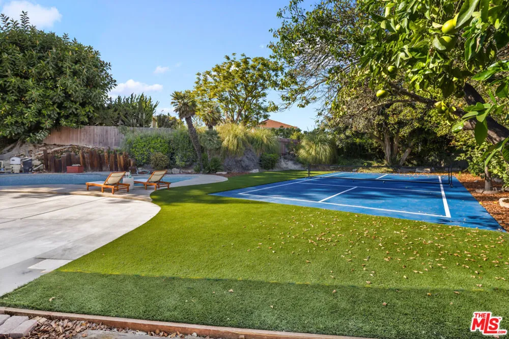 5601 Whitecliff Drive Rancho Palos Verdes, CA 90275