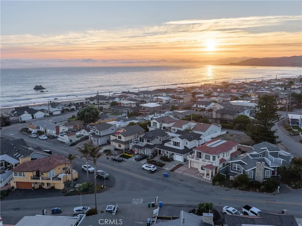 33 23rd Street Cayucos, CA 93430