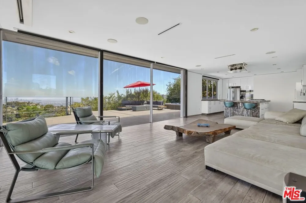 9012 Crescent Drive Los Angeles, CA 90046
