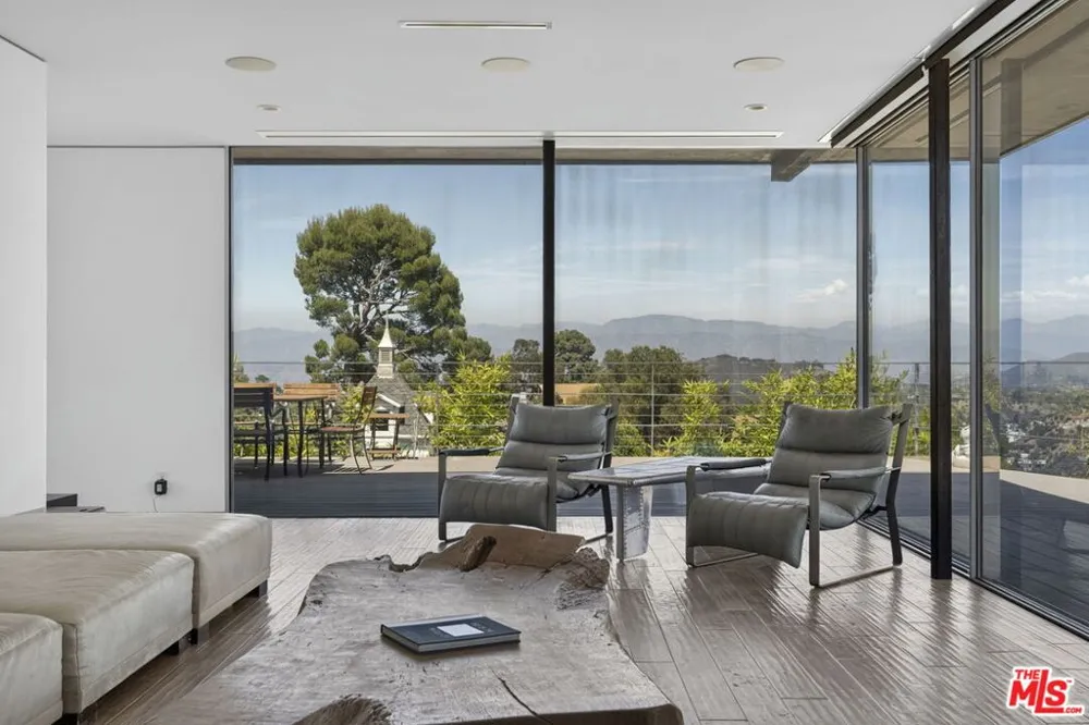 9012 Crescent Drive Los Angeles, CA 90046