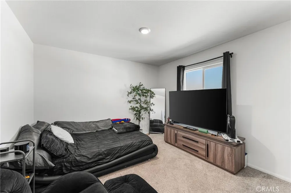 4413 W Avenue J2 Lancaster, CA 93536