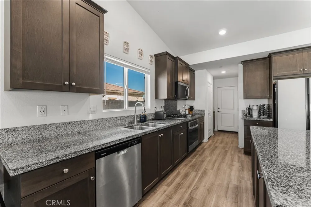 4413 W Avenue J2 Lancaster, CA 93536