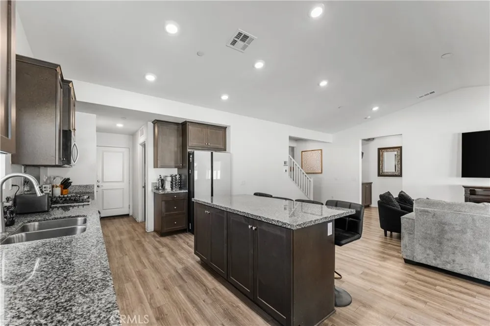 4413 W Avenue J2 Lancaster, CA 93536