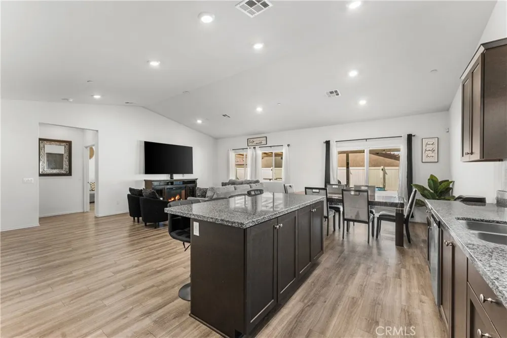 4413 W Avenue J2 Lancaster, CA 93536