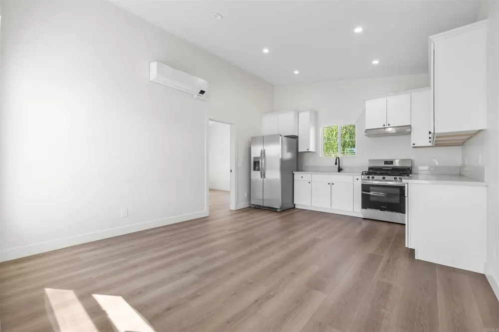 2409 Fleetwood Street San Diego, CA 92111