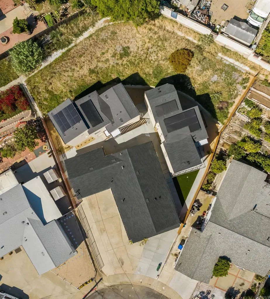 2409 Fleetwood Street San Diego, CA 92111