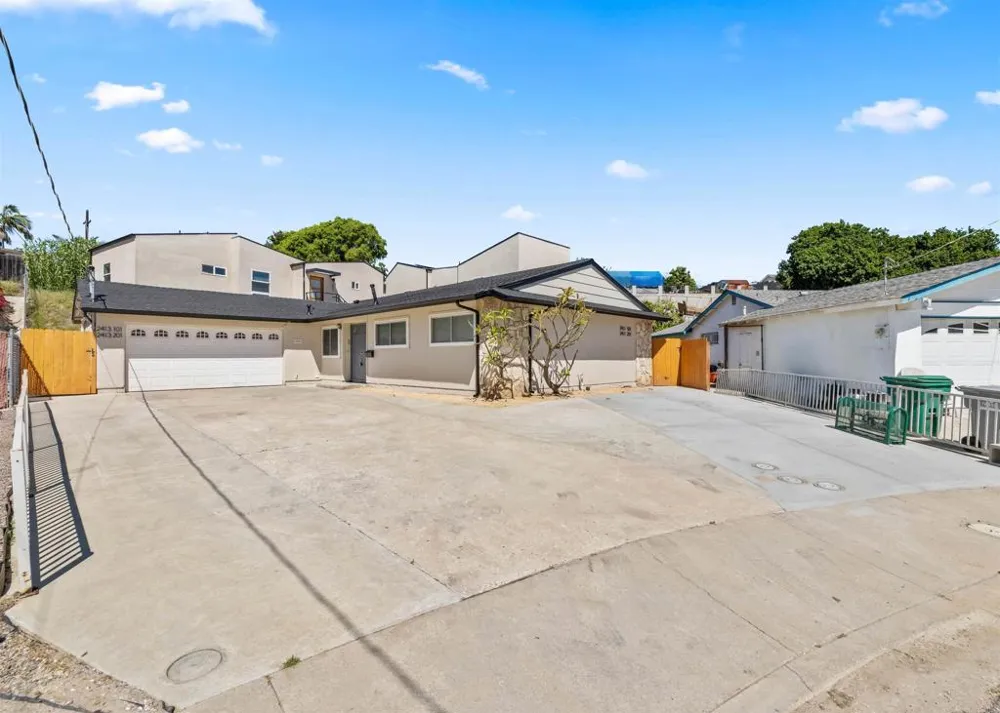 2409 Fleetwood Street San Diego, CA 92111