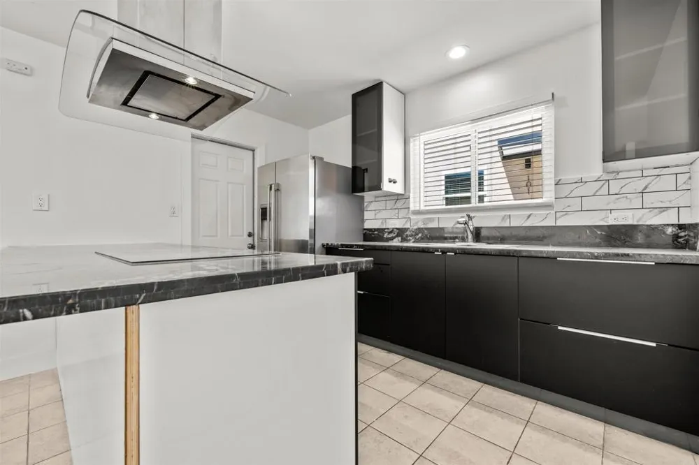 2409 Fleetwood Street San Diego, CA 92111